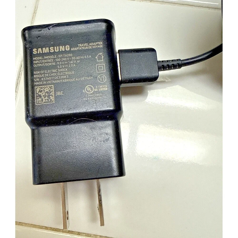 Samsung EP-N5105 Qi Wireless Charger Stand, Black Desktop Charging Pad
